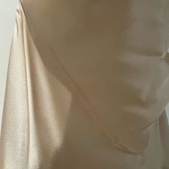 Fame & Partners Rosabel Maxi Dress, size 8, gold/champagne - Picture 9 of 11